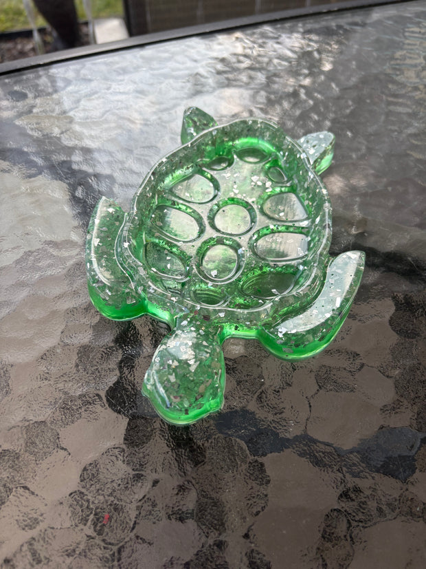Handmade Green Resin Turtle Dish – Ocean-Inspired Trinket Holder
