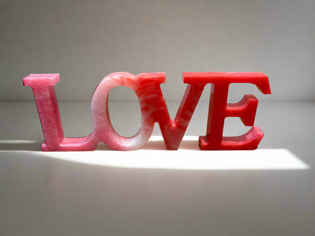 ✨ Resin LOVE Sign – Red & Pink Handmade Decor ✨