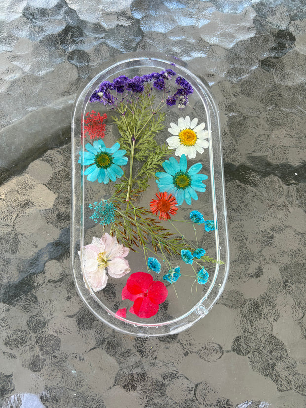 Pressed Flower Resin Tray – Handmade Decorative Accent