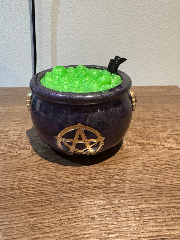 🧙‍♀️ Resin Witch’s Cauldron – stash jar with lid