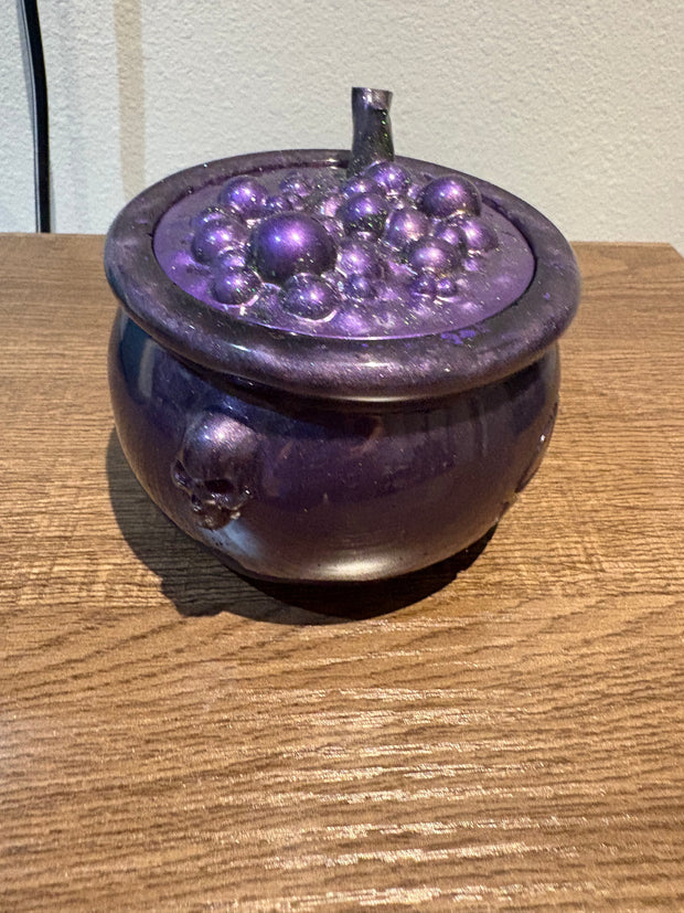 🧙‍♀️ Resin Witch’s Cauldron – stash jar with lid