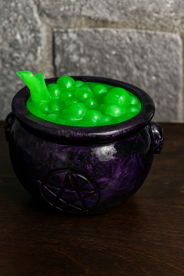 🧙‍♀️ Resin Witch’s Cauldron – stash jar with lid